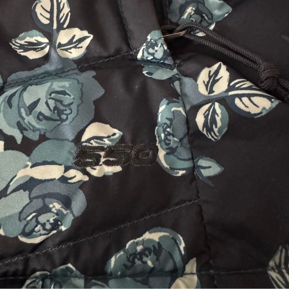 The North Face 550 Goose Down Women’s Puffer Vest Navy Floral Jacket Size XS - Picture 5 of 9